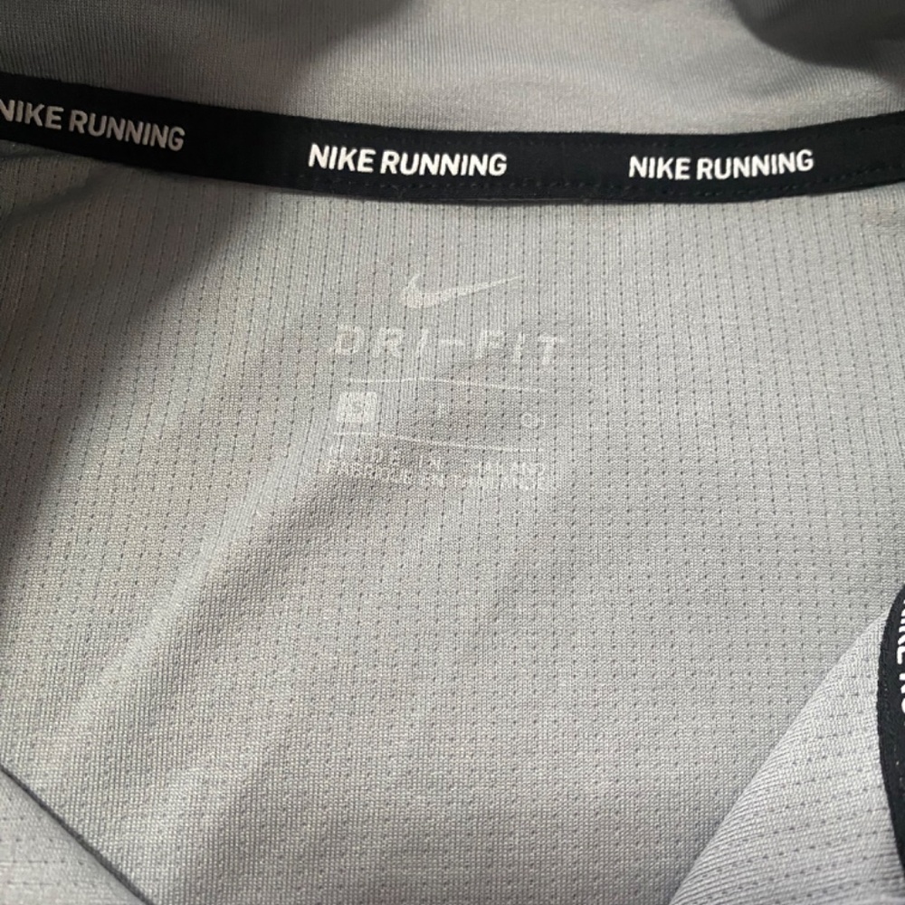 Nike pullover - Picture 3 of 4